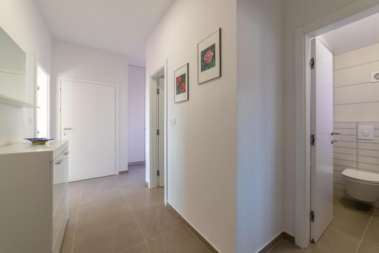 Apartments Katarina Kaštela Екстериор снимка